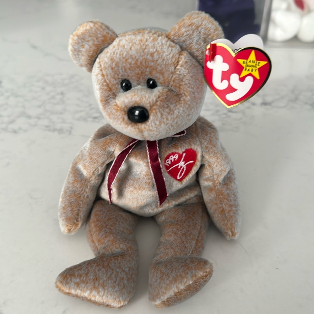 Beanie Babies collection - 1999 signature bear